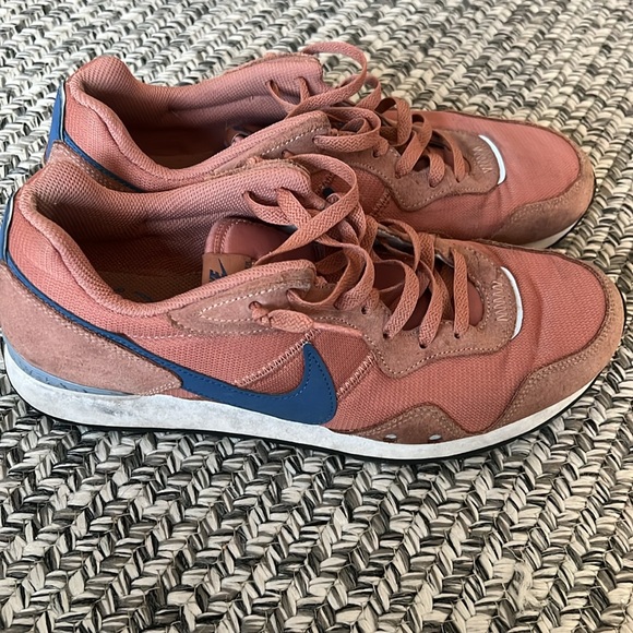 Nike lifestyle sneakers - Picture 2 of 5